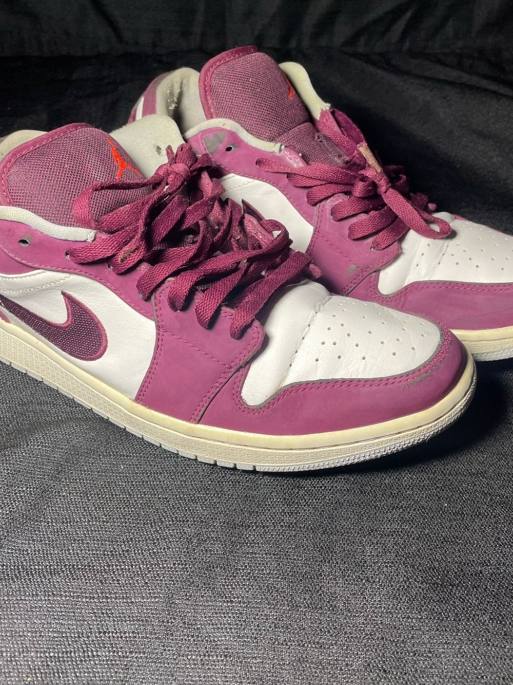 Nike Men’s Low-Top Sneakers - White & Plum
